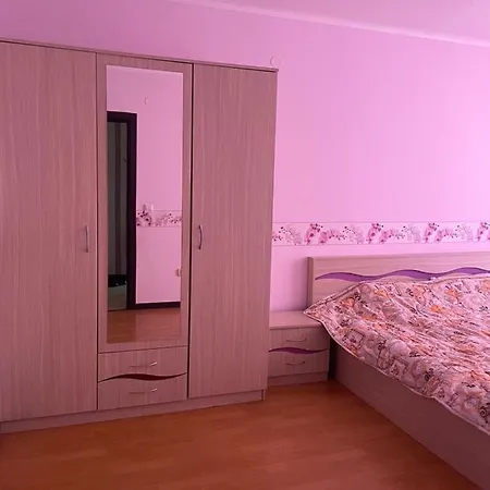 Apartament , Апартаменти